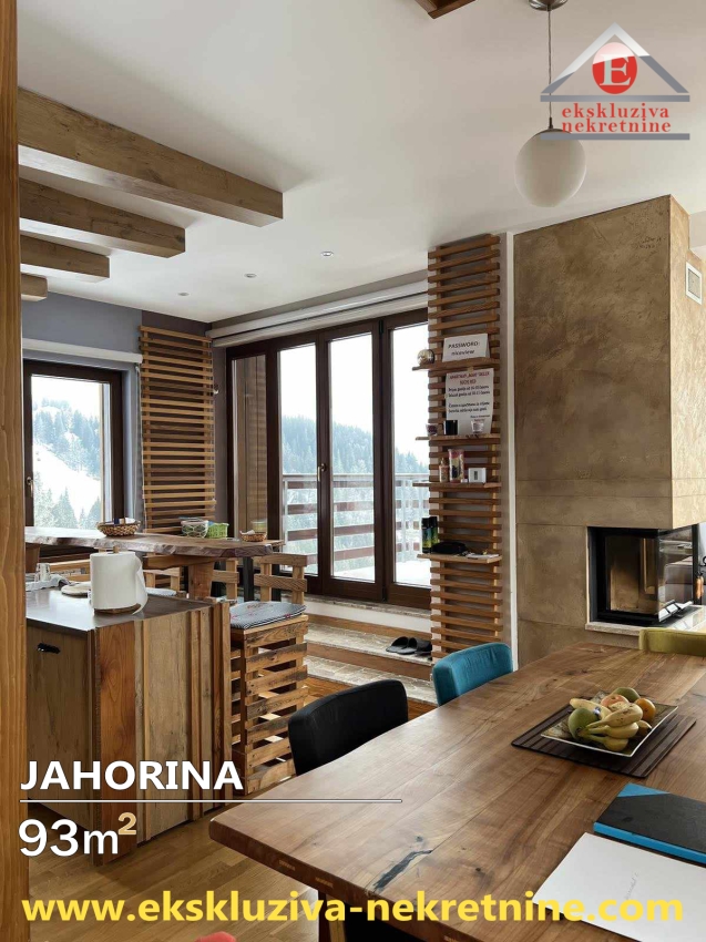 -JAHORINA- Apartman površine 93m2 u rustičnom stilu!