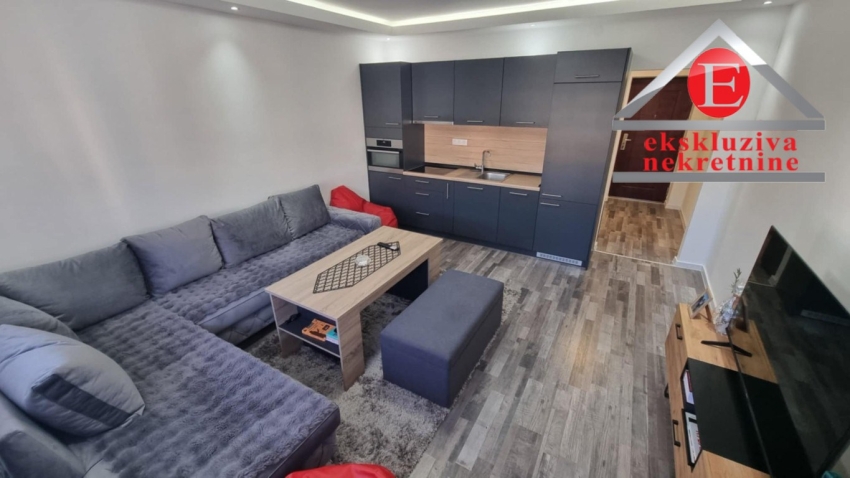 Namješten, kompletno renoviran, stan površine 48 m2