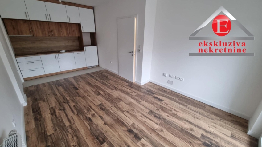 -BULEVAR- Trosoban stan površine 60 m2! ID 884/ZP